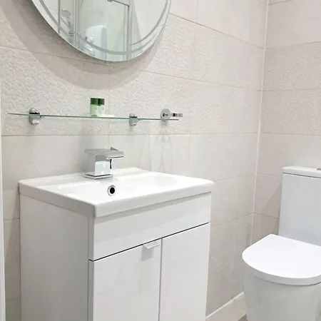 B05 New Boutique Mezzanine Free Parking Wifi Centre Disc On Wkly And Monthly