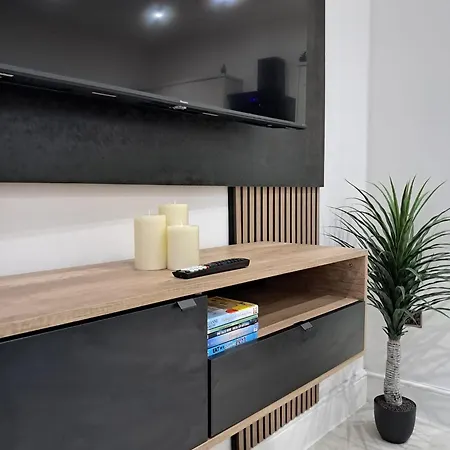 Apartment B05 New Boutique Mezzanine Free Parking Wifi Centre Disc On Wkly And Monthly