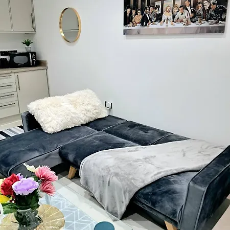 B05 New Boutique Mezzanine Free Parking Wifi Centre Disc On Wkly And Monthly